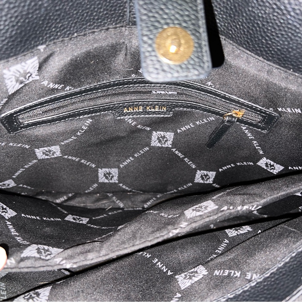 Black Pebbled Leather Tote Bag with Gold Hardware - Picture 5 of 8